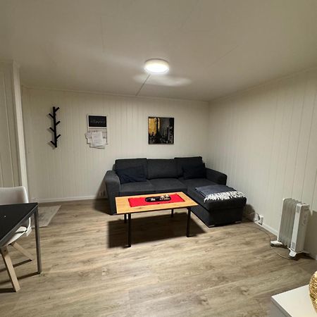 Liten Eldre Og Koselig Studiohybel Svolvær Zewnętrze zdjęcie