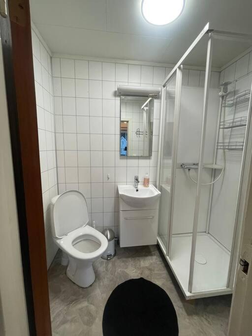Liten Eldre Og Koselig Studiohybel Svolvær Zewnętrze zdjęcie
